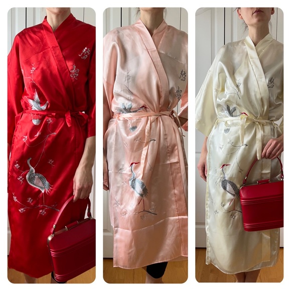 Vintage Light Salmon Pink Robe with Embroidered Crane & Chinese Characters - Picture 4 of 11